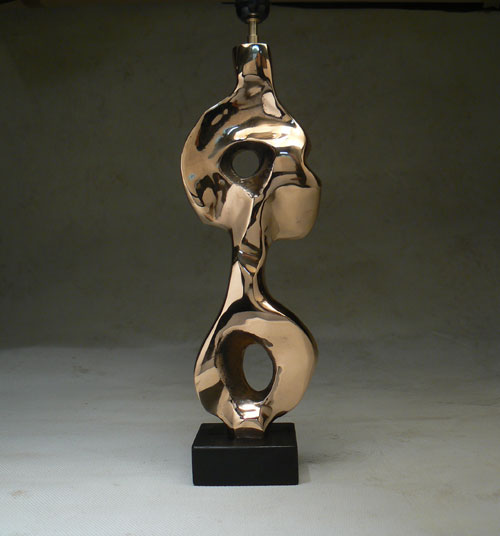 creation recente lampe sculpture en bronze sighee michel jaubert 2014 cette lampe etait d'origine a simple face elle a ete modifiee en rond de bosse en 2014 avec le fil integre