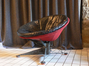 mobilier insolite fauteuil  au design surprenant mi art design mi objet d'art