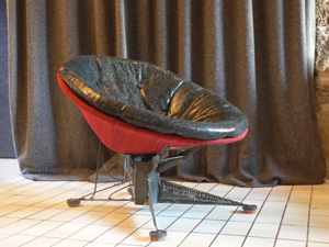 un fauteuil sculpture a l'esthetique résolument moderne,mobilier de createur